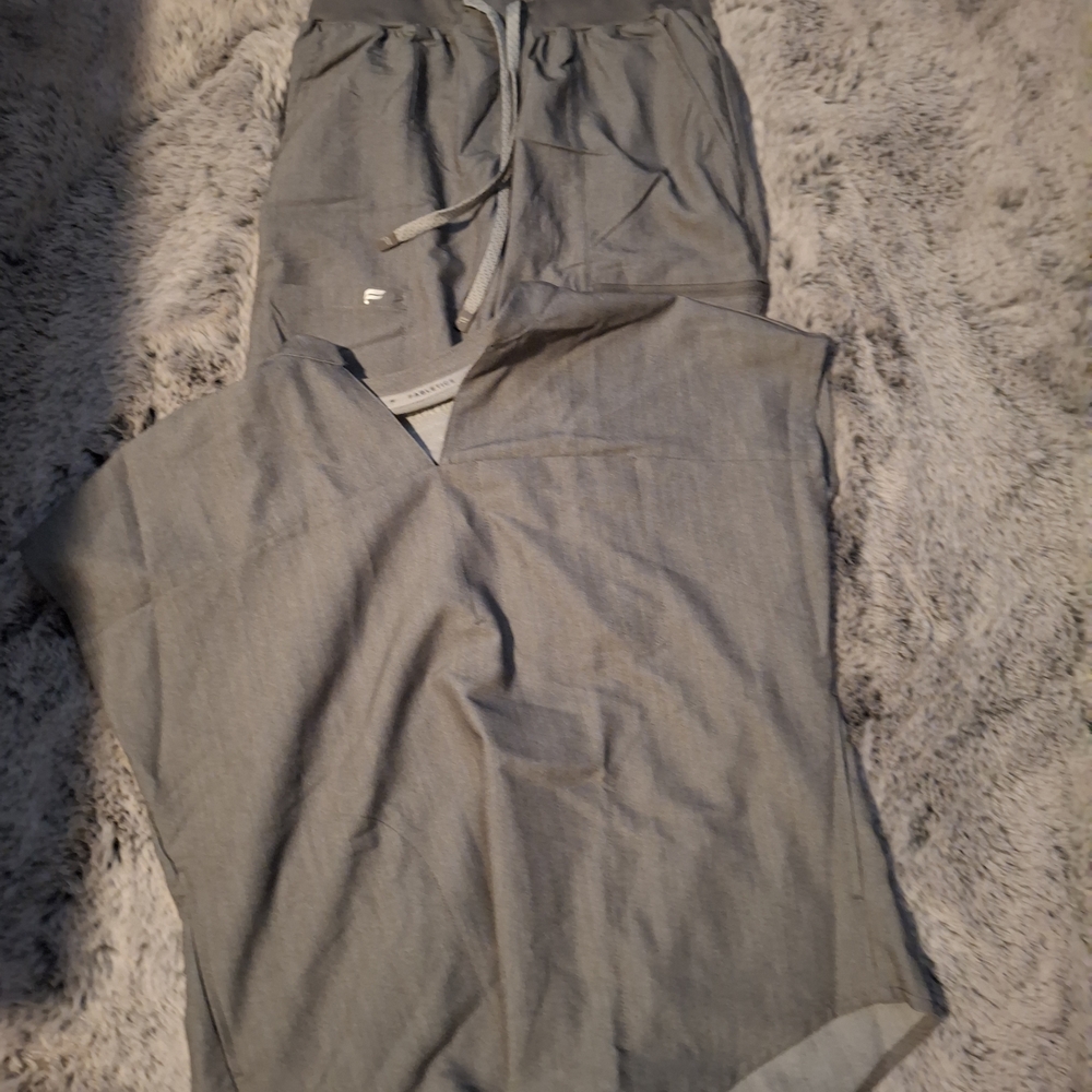 Fabletics Scrub Set Small